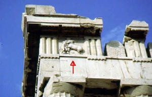 metope tussen de trigliefen van het parthenon (klik voor groter)