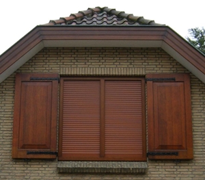 zonwering buiten, luiken en jaloezie, foto joostdevree