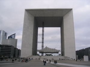 arc, la grande arche, kantoor in la défense, foto tjarkodevree (klik voor groter)