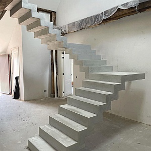 bloktrap 8 zwevend beton tom hermans 300px
