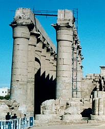 colonnade 2 amenhotep iii luxor egypte