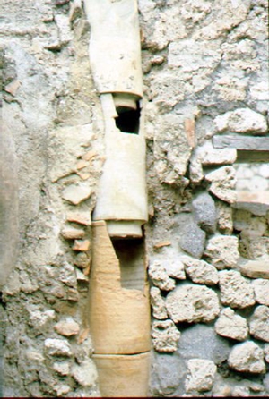romeinse hemelwaterafvoer, pompeii (bron onbekend)